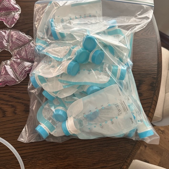 Spectra S2 Plus Breast Pump Bundle with Lots of Nursing/Pumping Accessories - Picture 5 of 7